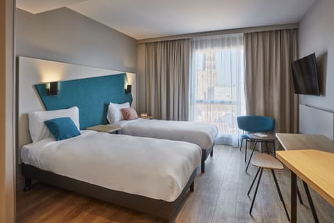 Studio, 1 Double Bed | Hypo-allergenic bedding, in-room safe, desk, laptop workspace