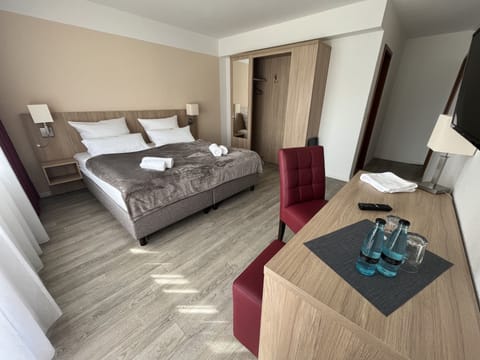 Standard Double Room | Desk, free WiFi
