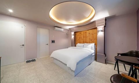 Standard Double Room | Individually decorated, individually furnished, soundproofing, free WiFi