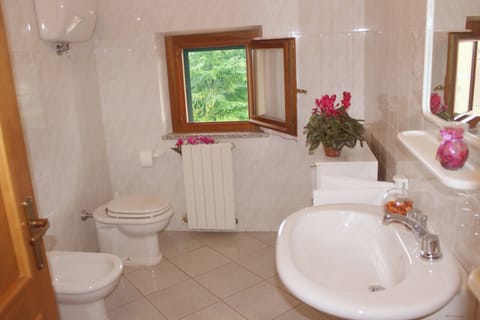 Apartment, Balcony, Tower | Bathroom | Free toiletries, hair dryer, bidet, towels