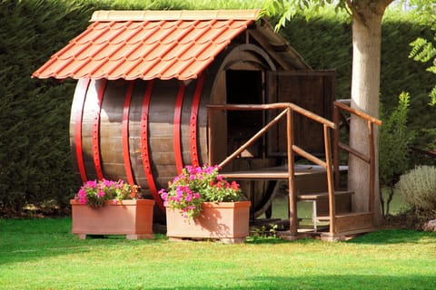 Children's play area - outdoor