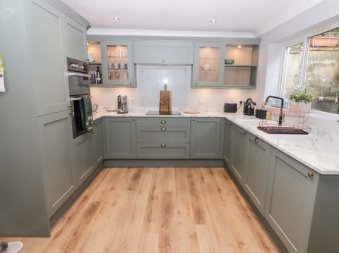 Fridge, dishwasher, electric kettle, toaster