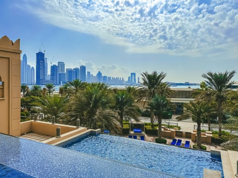 2 outdoor pools, a heated pool
