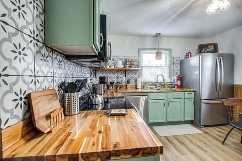 House (2 Bedrooms) | Interior