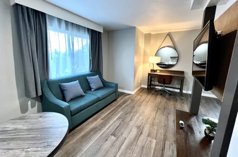 Family Suite, Multiple Beds | Desk, laptop workspace, free WiFi, bed sheets