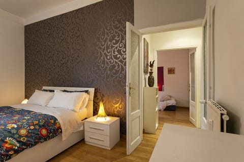 Apartment | 2 bedrooms, desk, iron/ironing board, free WiFi