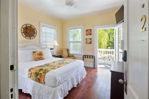Classic Room, 1 Queen Bed, Balcony, Pool View (1) | Premium bedding, individually decorated, individually furnished