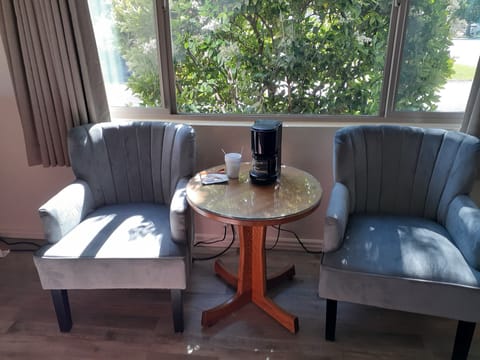 Room, 1 Queen Bed | Blackout drapes, iron/ironing board, free WiFi, bed sheets