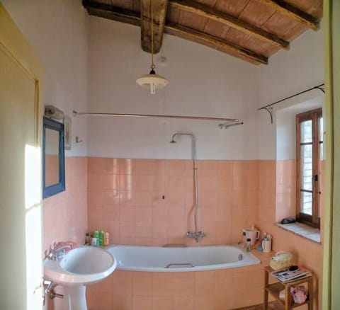 Comfort Cottage, 2 Bedrooms, Non Smoking, Pool View | Bathroom