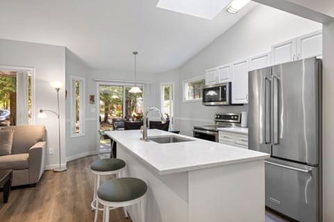 Unit 12-2 Bedrooms | Private kitchen | Fridge, microwave, oven, stovetop