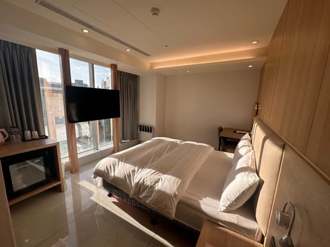 Business Double Room | Free WiFi