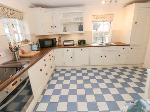 Fridge, dishwasher, electric kettle, toaster