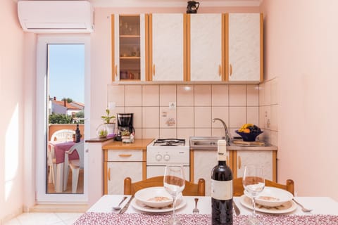Family Apartment | Private kitchen | Fridge, oven, stovetop, coffee/tea maker