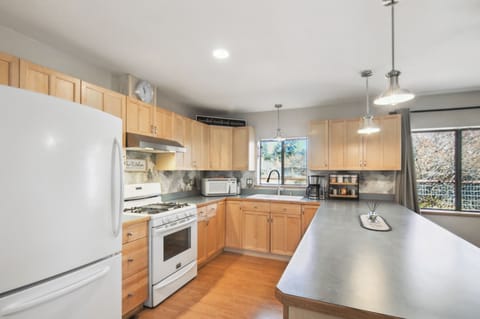 Cottage (2 Bedrooms) | Interior