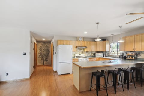 Cottage (2 Bedrooms) | Interior