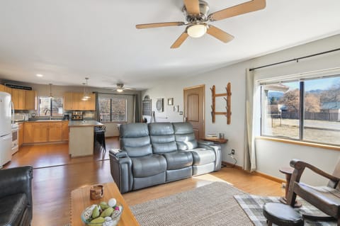 Cottage (2 Bedrooms) | Interior