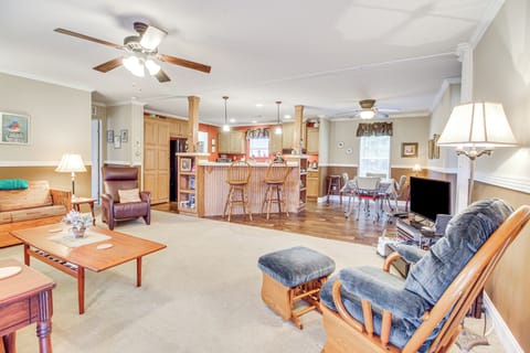 House (3 Bedrooms) | Interior