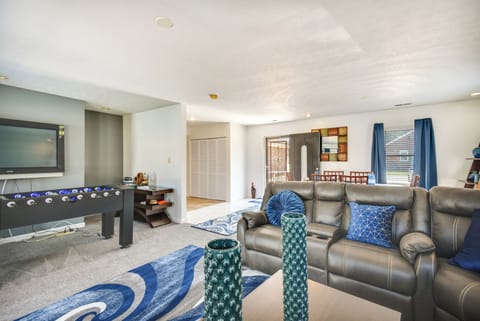 House (5 Bedrooms) | Interior