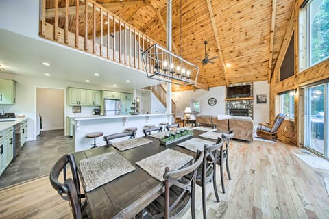 House (5 Bedrooms) | Interior