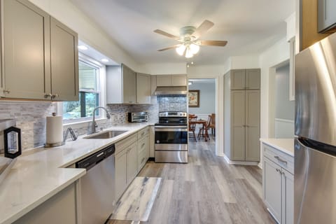 House (4 Bedrooms) | Interior