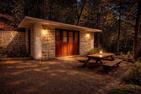 Deluxe Room, Garden View | Individually decorated, individually furnished, desk, free WiFi