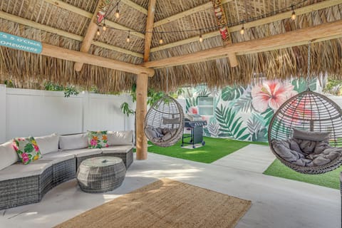 House (5 Bedrooms) | Interior