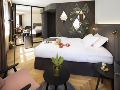Superior Single Room, 1 Queen Bed | Premium bedding, Select Comfort beds, in-room safe, desk
