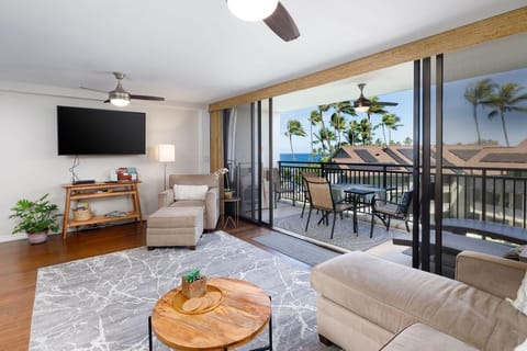 Condo, 1 King Bed with Sofa bed (Kona Alii 410) | Living area