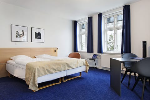 Junior Suite, 1 King Bed, City View | Down comforters, in-room safe, desk, free WiFi