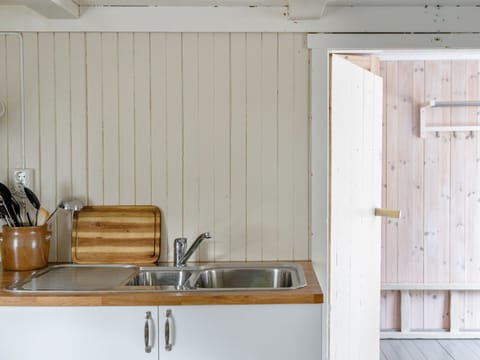 Comfort Cabin, 2 Bedrooms, Kitchen | Private kitchen | Fridge, coffee/tea maker, electric kettle