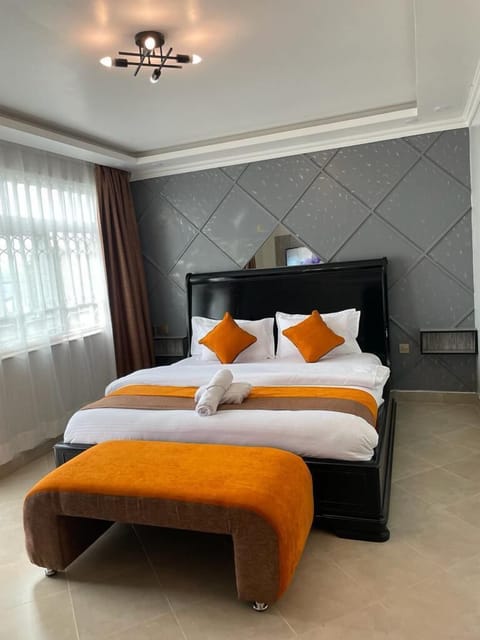 Executive Apartment | 4 bedrooms, free WiFi