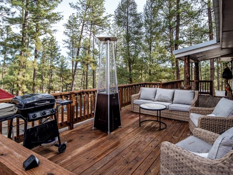 Studio (3 Bedrooms) | Property amenity