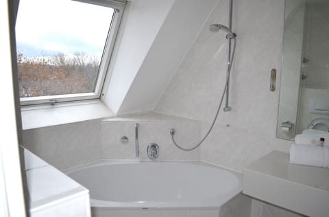 Double or Twin Room | Desk, soundproofing, free WiFi