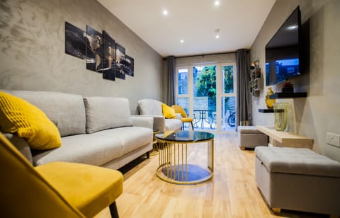 Business House | Living area