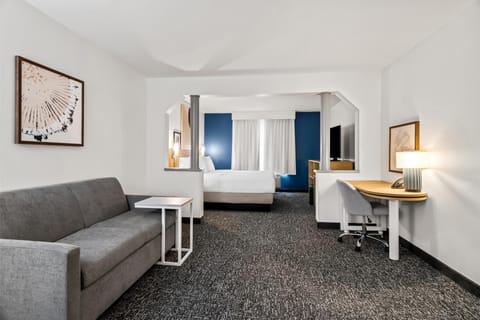 Iron/ironing board, free WiFi