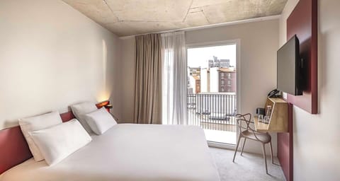 In-room safe, soundproofing, free WiFi