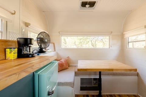 Mobile Home, Private Bathroom | Dining