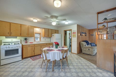 House (2 Bedrooms) | Interior