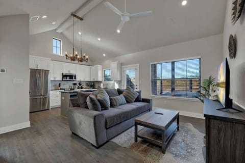 Condo, 1 King Bed with Sofa bed, Hot Tub (930 S Eagle B2 #204) | Living area