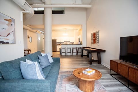 Executive Apartment | Living area | TV