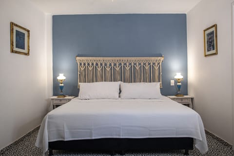 Design Quadruple Room | Hypo-allergenic bedding, down comforters, free WiFi, bed sheets