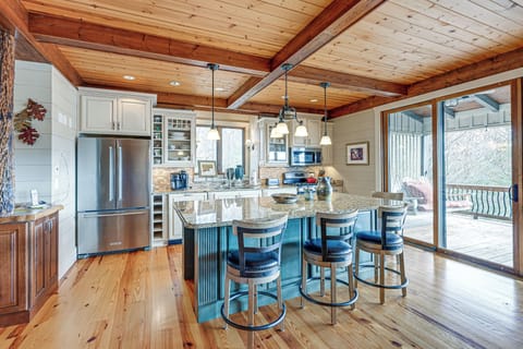 House (4 Bedrooms) | Interior