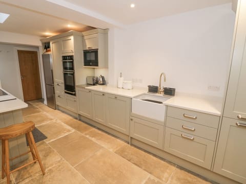 Fridge, dishwasher, electric kettle, toaster