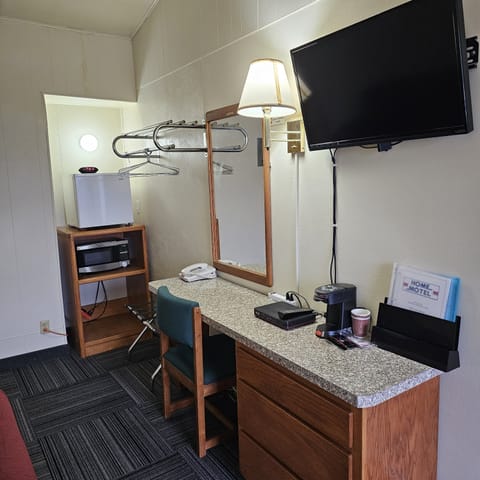 Deluxe Single Room | Free WiFi, bed sheets