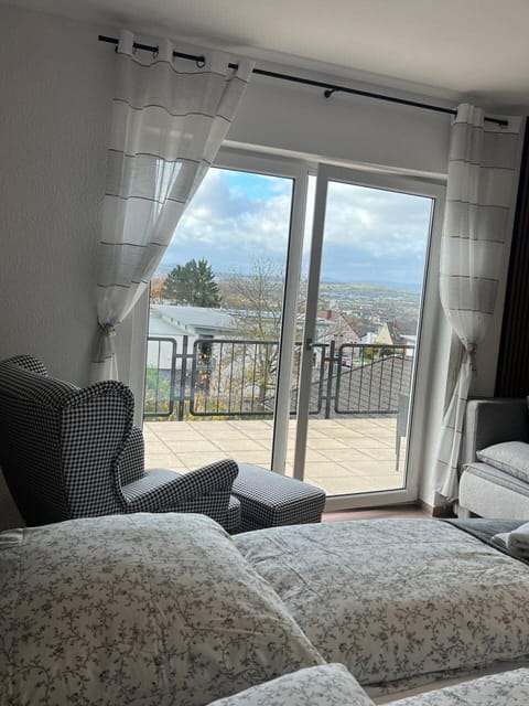 House | 4 bedrooms, free WiFi, bed sheets