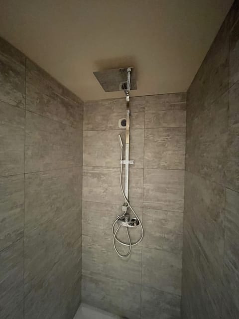 Standard Room | Bathroom | Free toiletries, hair dryer, bathrobes