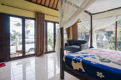 Deluxe Cottage, Lake View | Desk, free WiFi, bed sheets