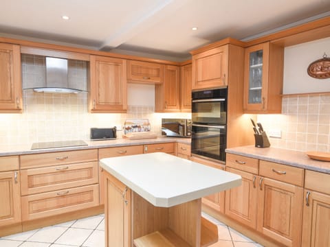 Fridge, dishwasher, electric kettle, toaster