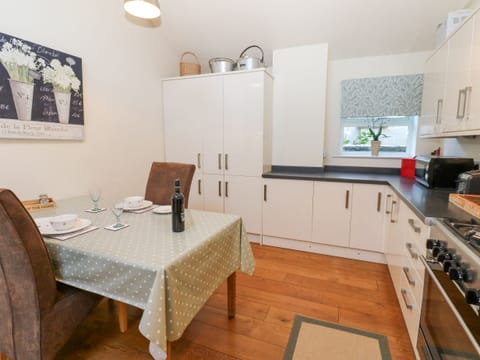 Fridge, dishwasher, electric kettle, toaster