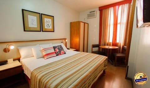 Deluxe Room, 1 King Bed | Desk, free WiFi